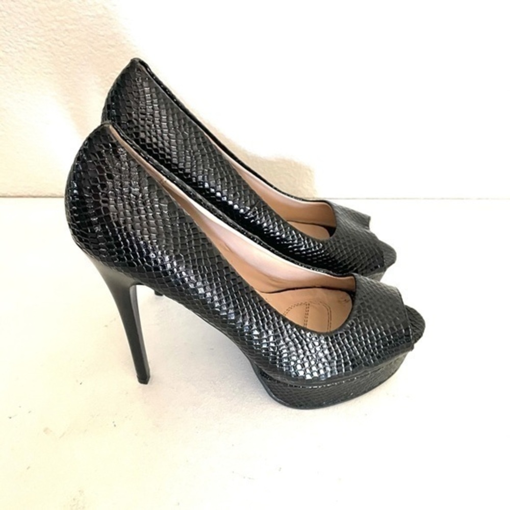 ANNIE PINKY Stephany snake embossed peep toe heels size 8